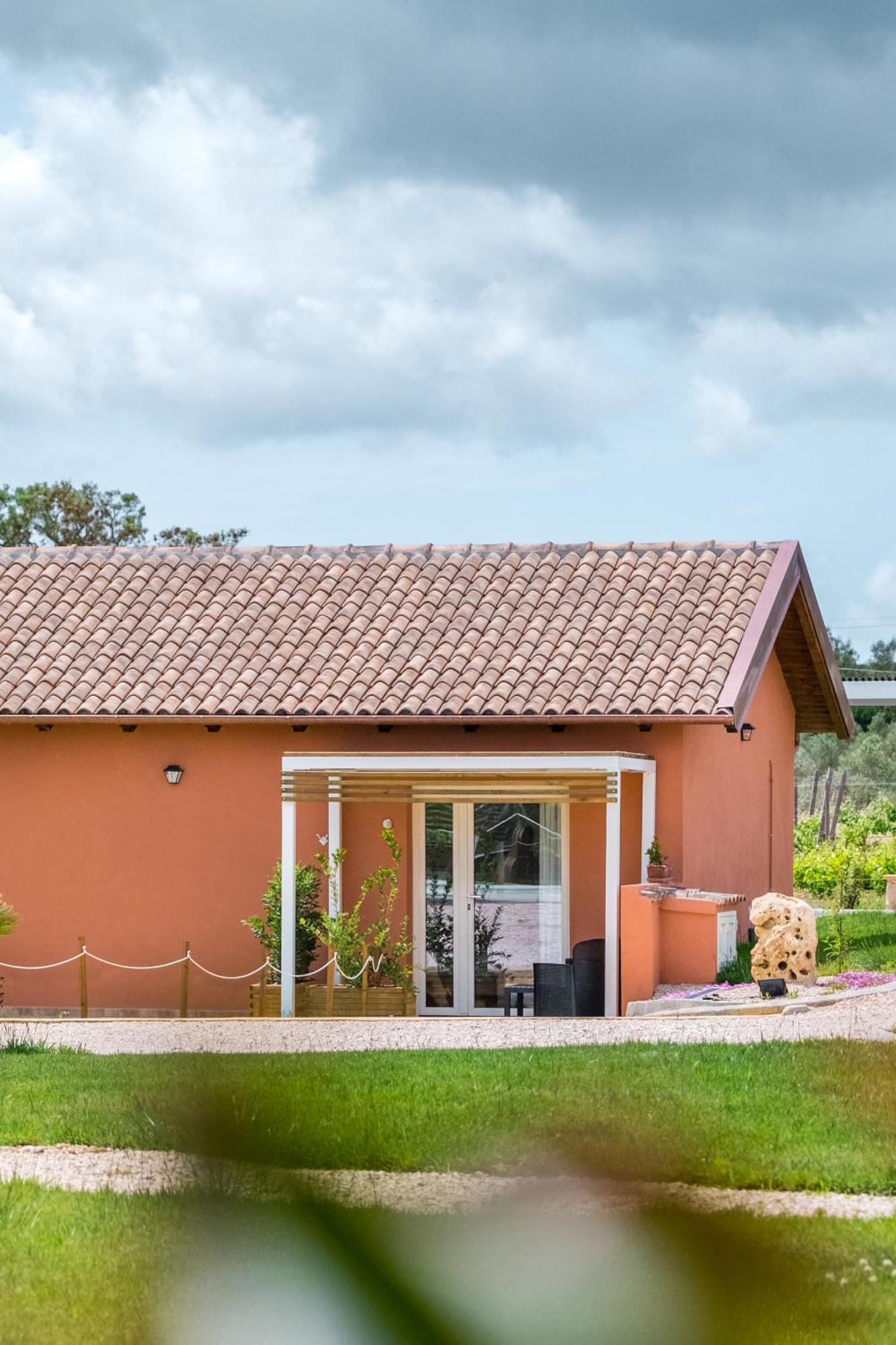 La Vinia Bed&Wine Experience - Adults Only Villa Sassari Room photo