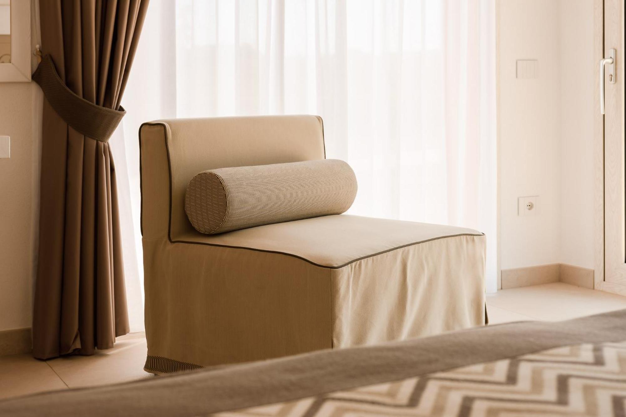 La Vinia Bed&Wine Experience - Adults Only Villa Sassari Room photo